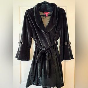 BETSY JOHNSON Velvet/Velour Robe with bow details. Size L